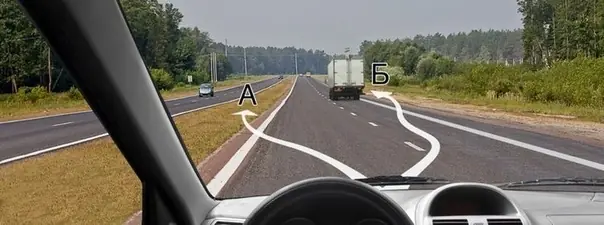 В каком из указанных мест Вам разрешено пересечь сплошную линию разметки и остановиться?