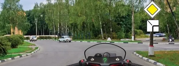 Вы намерены продолжить движение по главной дороге. Обязаны ли Вы при этом включить указатели правого поворота?