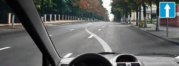 Вы намерены остановиться слева у тротуара. В каком случае Вы обязаны включить указатели поворота?