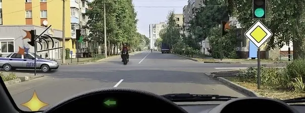 Кому Вы должны уступить дорогу при повороте налево.