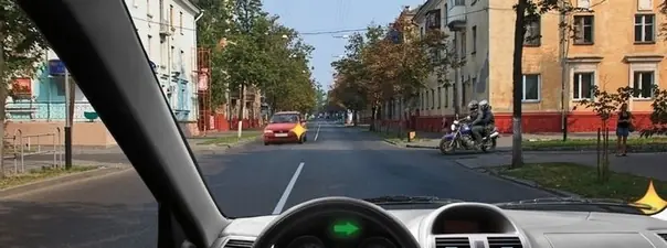 Вы намерены повернуть направо. Ваши действия?