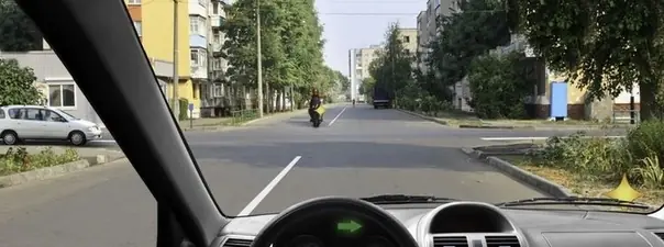 Как Вам следует поступить при повороте направо?