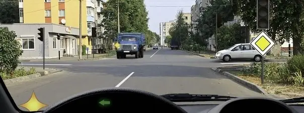 Как Вам следует поступить при повороте налево?