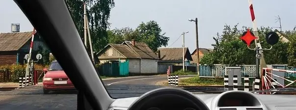 Разрешён ли Вам въезд на железнодорожный переезд в данной ситуации?