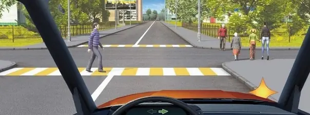 Кому Вы должны уступить дорогу при повороте направо?